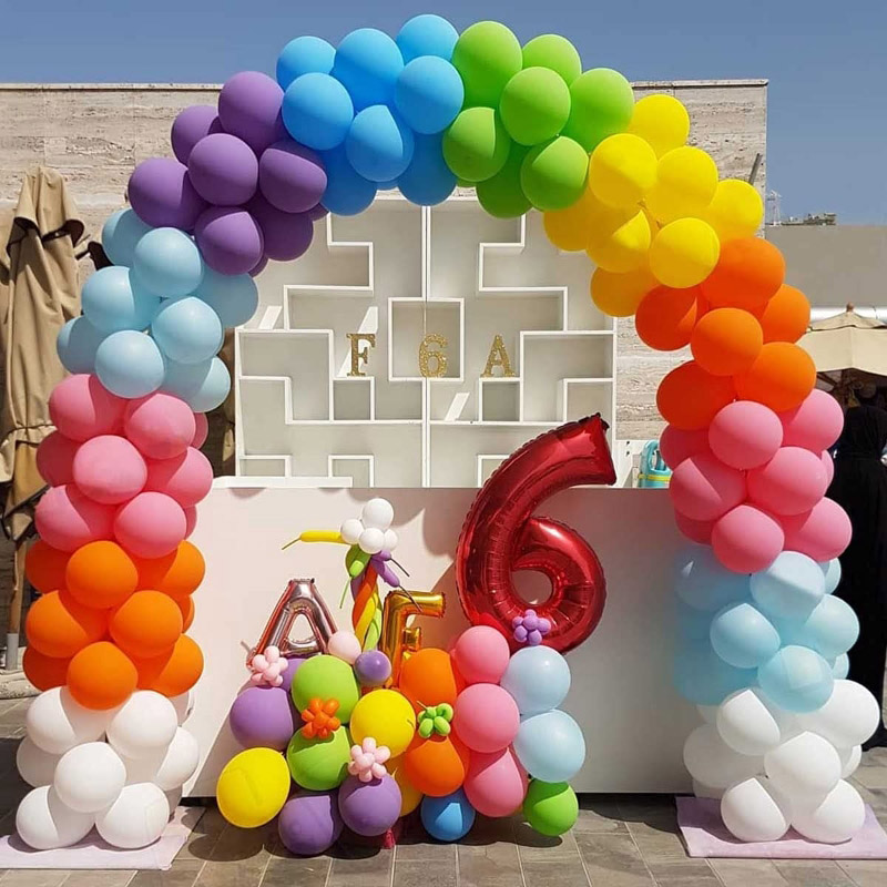 พวงมาลัยลูกโป่งสีรุ้ง